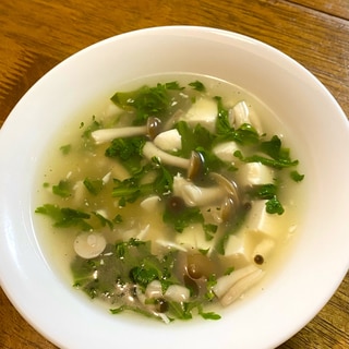 サッとできる！☀️しめじ、春菊、豆腐の中華スープ